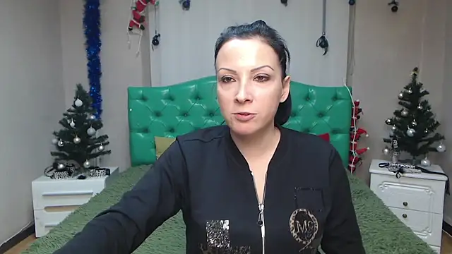 Snapshot of ElizabethSho chatting on January 2025 09:34:02 PM ElizabethSho online show from January 2025 09:34:02 PM