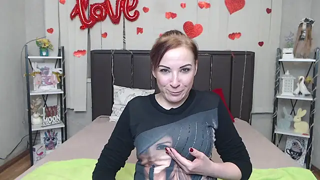 Snapshot of ElizabethSho chatting on April 2026 05:13:02 PM ElizabethSho online show from April 2026 05:13:02 PM