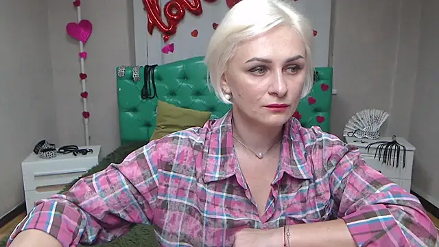 OliviaHorst online show from September 2025 05:22:02 AM