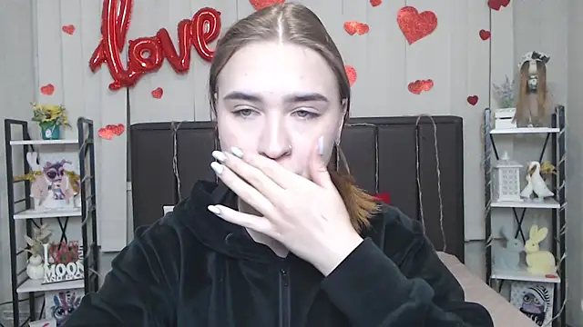 LauraHlot online show from February 2026 06:04:01 PM