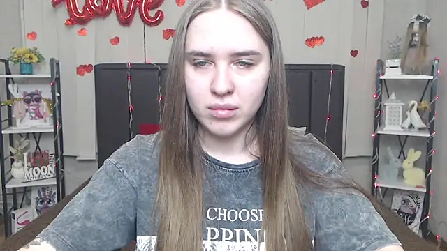 Snapshot of LauraHlot chatting on May 2026 06:15:02 PM LauraHlot online show from May 2026 06:15:02 PM