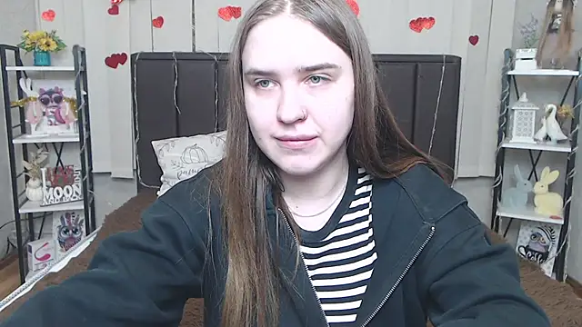 Snapshot of LauraHlot chatting on May 2026 06:09:01 PM LauraHlot online show from May 2026 06:09:01 PM