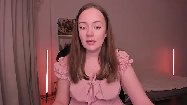 WalkingGirl online show from February 2025 06:15:02 PM