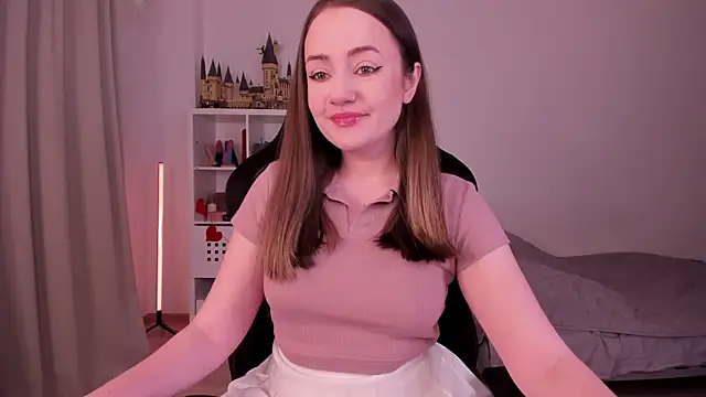 WalkingGirl online show from February 2025 06:21:01 PM