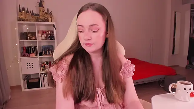 WalkingGirl online show from September 2025 05:18:02 PM