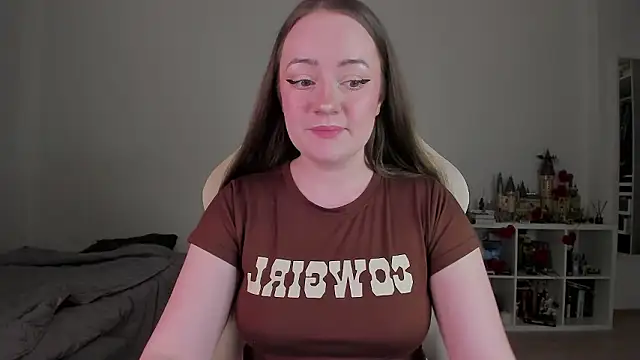 WalkingGirl online show from February 2026 10:38:01 PM