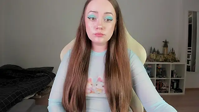 WalkingGirl online show from March 2026 03:38:01 PM