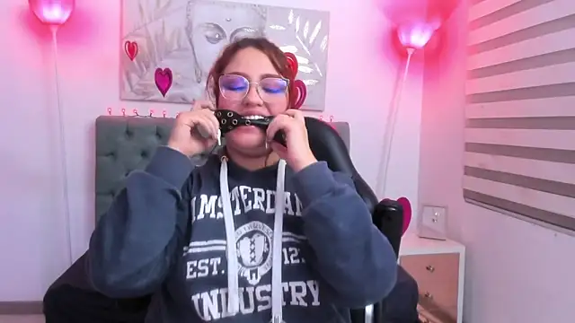 Camiila Osorio online show from February 2025 08:42:01 AM