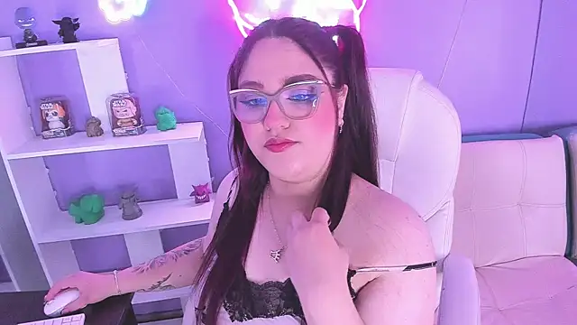 Camiila Osorio online show from September 2025 07:40:02 PM