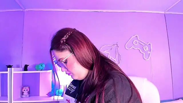 Camiila Osorio online show from November 2025 02:50:02 PM