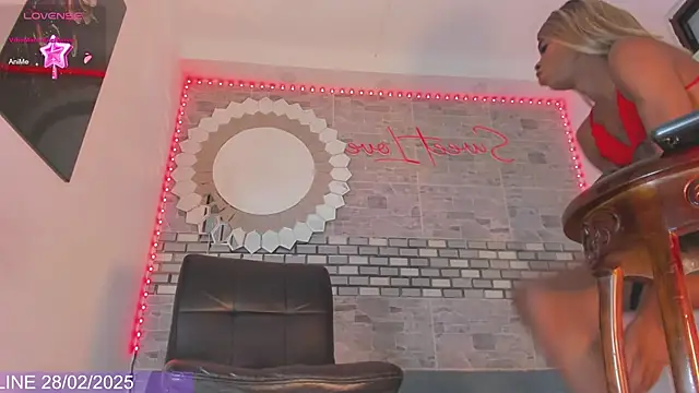 Snapshot of Karla-Ebony chatting on February 2025 01:25:02 PM Karla-Ebony online show from February 2025 01:25:02 PM