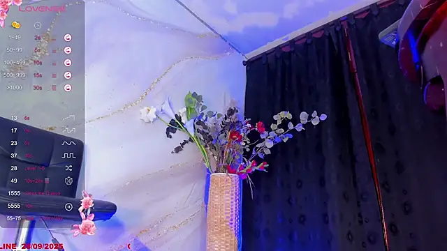 Snapshot of Karla-Ebony chatting on September 2025 01:38:01 PM Karla-Ebony online show from September 2025 01:38:01 PM