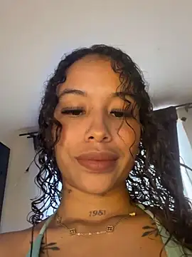 MarieLeon online show from May 2026 07:33:01 PM