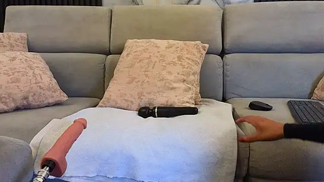 anellejones online show from March 2026 07:44:01 PM