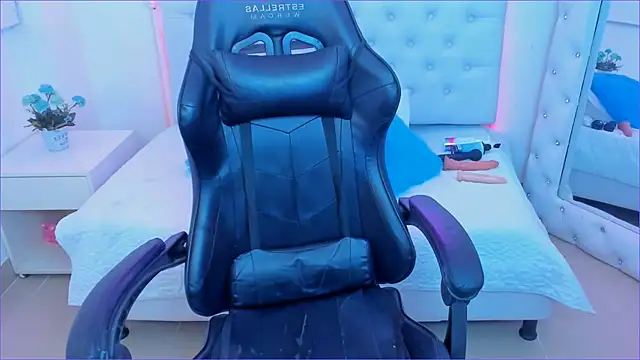 silvana  miller online show from March 2025 07:38:01 PM