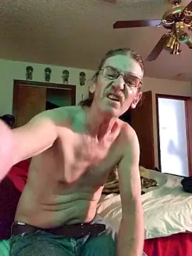 Snapshot of coolbrease10 chatting on April 2026 08:39:01 PM coolbrease10 online show from April 2026 08:39:01 PM