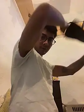 Snapshot of CrazyApachw chatting on March 2026 03:32:02 AM CrazyApachw online show from March 2026 03:32:02 AM