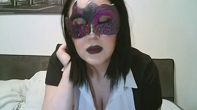 LaDamaNeraa online show from October 2025 12:38:01 PM