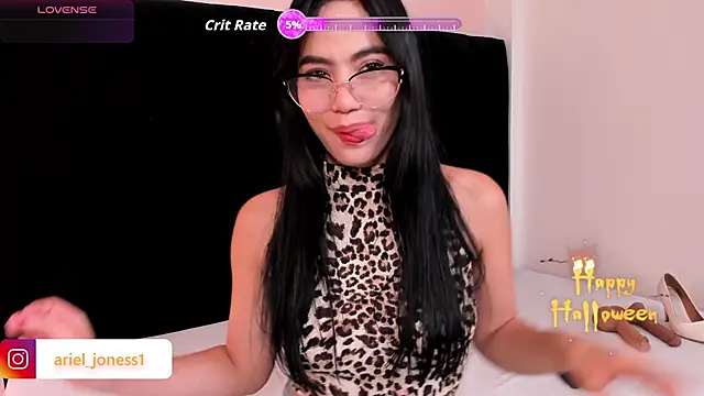 ariel jonees online show from November 2025 05:01:02 PM