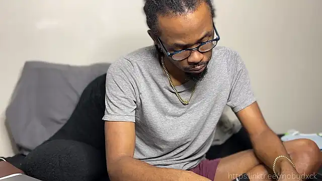 MobyDxck online show from February 2026 06:33:02 AM