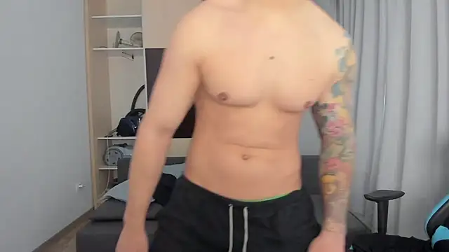 MatMalonne online show from December 2025 07:28:02 AM