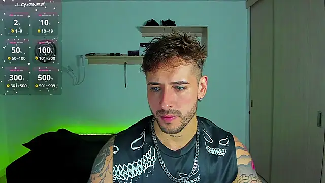 Snapshot of Ares_blue chatting on November 2025 11:42:02 AM Ares blue online show from November 2025 11:42:02 AM