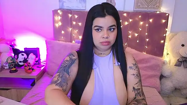 Snapshot of MiahJoness chatting on March 2026 01:11:02 AM MiahJoness online show from March 2026 01:11:02 AM