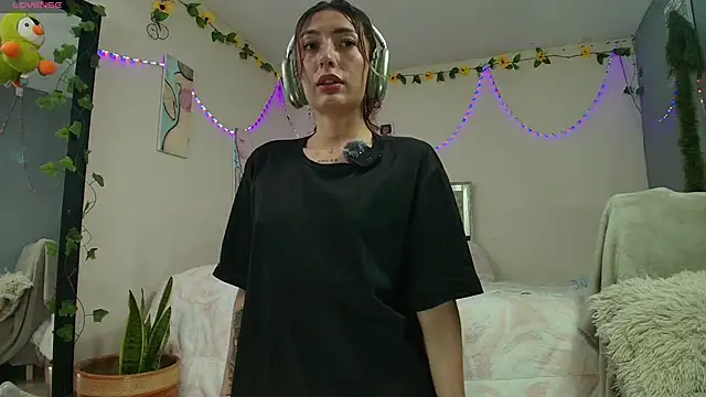 Tomoe b online show from January 2026 03:42:02 AM