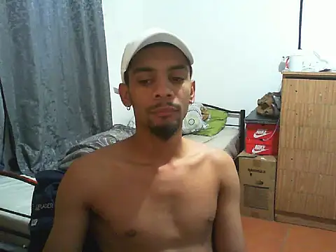 29YOURZ 28  online show from November 2025 04:44:01 AM