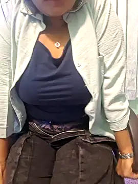 Snapshot of N-Natasha chatting on December 2024 04:30:02 PM N-Natasha online show from December 2024 04:30:02 PM