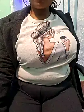 Snapshot of N-Natasha chatting on January 2025 03:03:01 PM N-Natasha online show from January 2025 03:03:01 PM