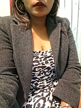 Snapshot of N-Natasha chatting on January 2025 05:01:01 PM N-Natasha online show from January 2025 05:01:01 PM