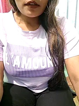 Snapshot of N-Natasha chatting on January 2025 03:54:02 AM N-Natasha online show from January 2025 03:54:02 AM