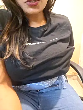 Snapshot of N-Natasha chatting on March 2025 12:19:02 AM N-Natasha online show from March 2025 12:19:02 AM