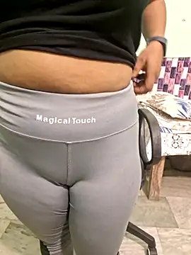 Snapshot of N-Natasha chatting on September 2025 05:12:02 PM N-Natasha online show from September 2025 05:12:02 PM