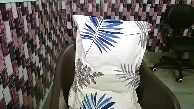 Snapshot of N-Natasha chatting on September 2025 09:33:01 AM N-Natasha online show from September 2025 09:33:01 AM