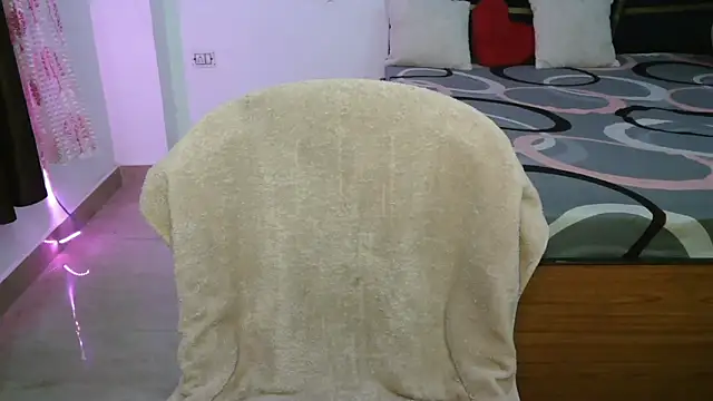 Snapshot of N-Natasha chatting on May 2026 12:01:02 PM N-Natasha online show from May 2026 12:01:02 PM
