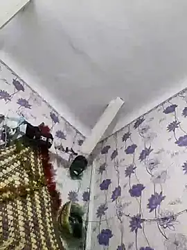 Snapshot of SweetLeila40 chatting on December 2024 12:00:02 PM SweetLeila40 online show from December 2024 12:00:02 PM