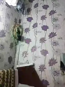 Snapshot of SweetLeila40 chatting on January 2025 09:45:01 PM SweetLeila40 online show from January 2025 09:45:01 PM