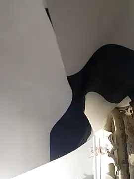 Snapshot of SweetLeila40 chatting on April 2026 11:25:01 PM SweetLeila40 online show from April 2026 11:25:01 PM