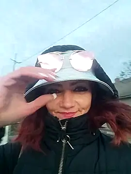 Snapshot of SweetLeila40 chatting on April 2026 04:52:01 PM SweetLeila40 online show from April 2026 04:52:01 PM