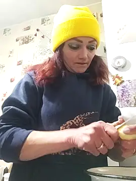 Snapshot of SweetLeila40 chatting on April 2026 05:28:01 PM SweetLeila40 online show from April 2026 05:28:01 PM