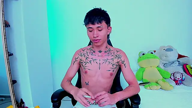 juniior 2311  online show from October 2025 07:14:02 PM