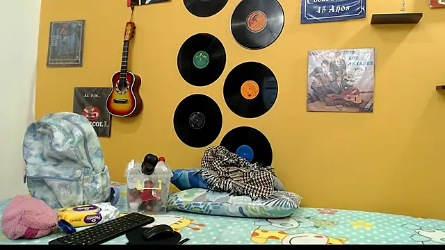 evaleribigtits18 online show from February 2025 02:40:01 AM