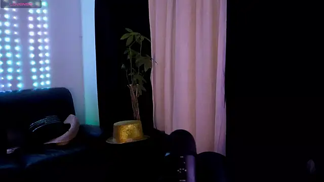 DamienSliick online show from November 2025 08:36:02 AM