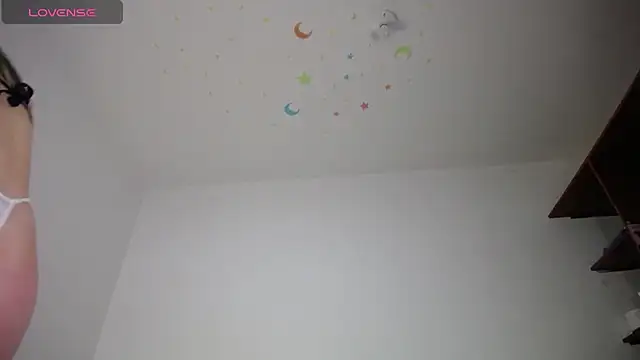 Snapshot of Laila_Laly chatting on December 2024 10:23:02 PM Laila Laly online show from December 2024 10:23:02 PM