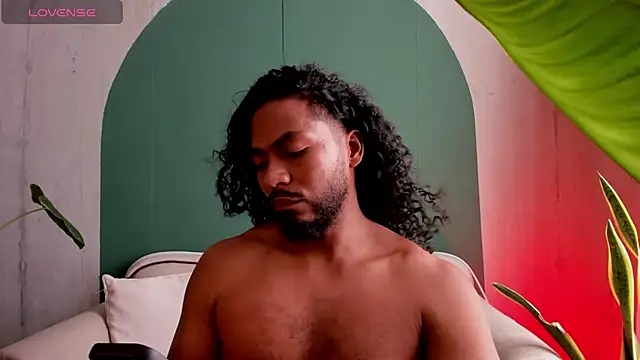 Snapshot of noah_jones__ chatting on April 2026 08:21:01 PM noah jones online show from April 2026 08:21:01 PM