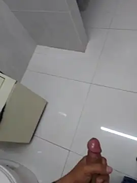 eselacheg online show from December 2025 02:57:02 PM