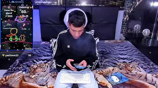 salvadorgomezx online show from December 2024 06:00:01 AM