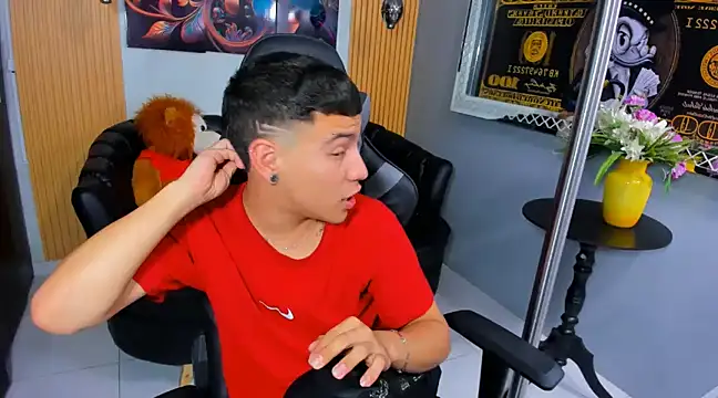 salvadorgomezx online show from December 2024 10:54:02 PM